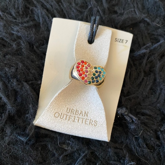 Urban Outfitters OU Rainbow Crystal Heart Ring Size 7 NWT - Picture 4 of 7